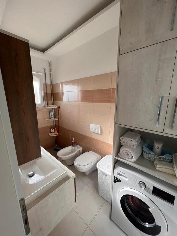 Soleil Apartment With Sunbed & Umbrella Vlorë Exterior foto