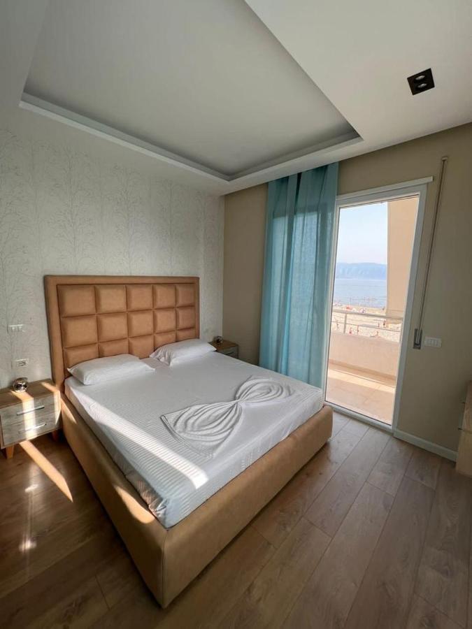 Soleil Apartment With Sunbed & Umbrella Vlorë Exterior foto