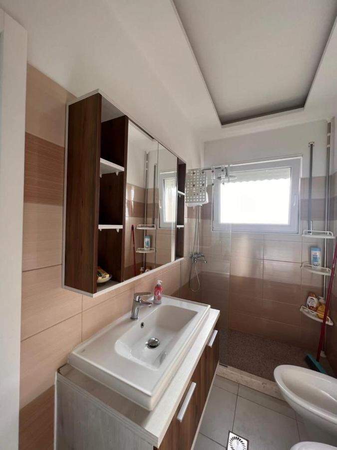 Soleil Apartment With Sunbed & Umbrella Vlorë Exterior foto