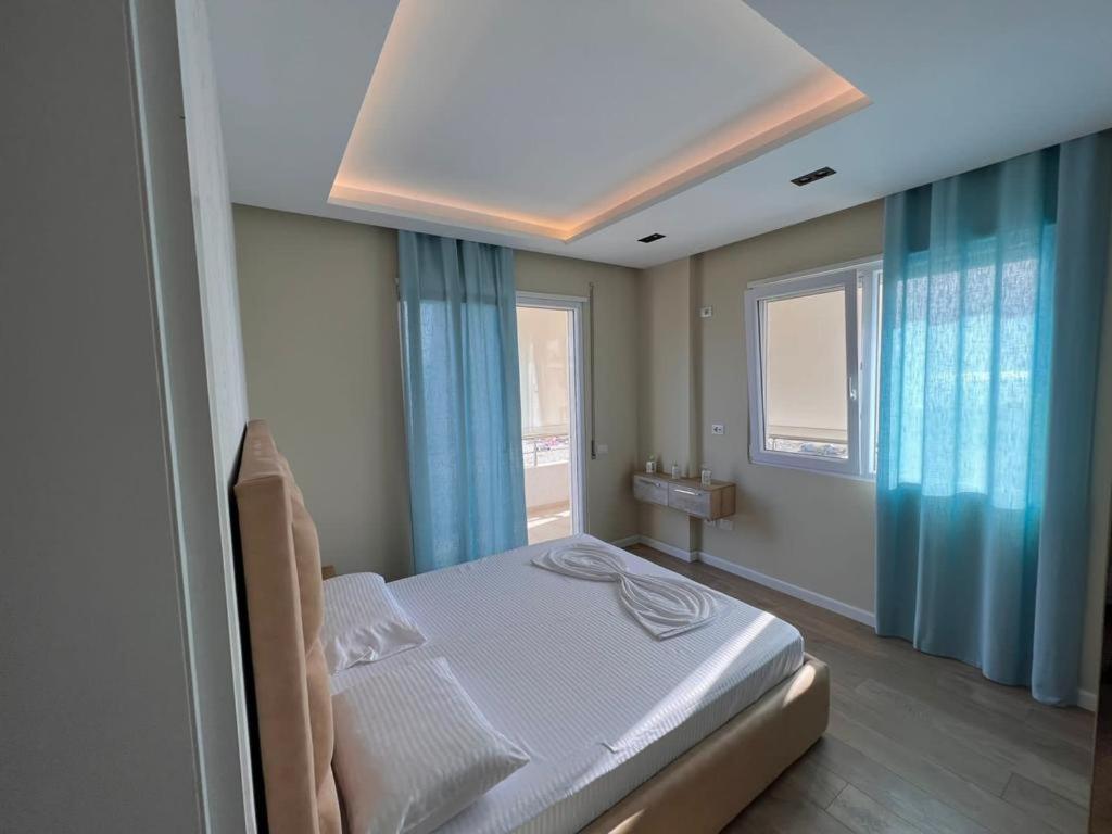 Soleil Apartment With Sunbed & Umbrella Vlorë Exterior foto